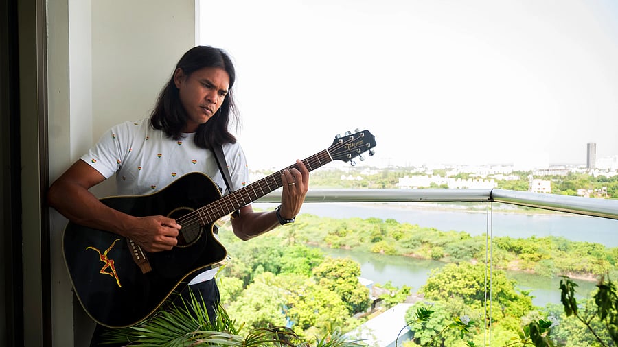 Somdev Devvarman's latest album has 10 tracks.