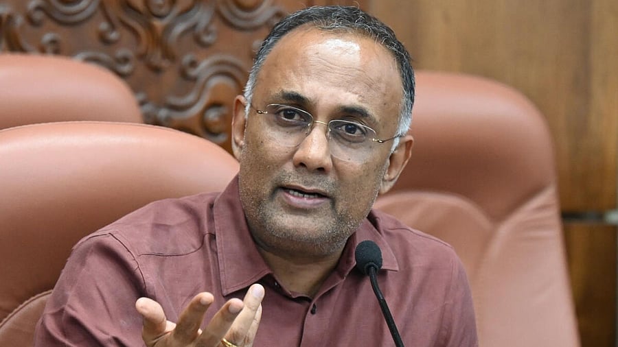 <div class="paragraphs"><p>Dinesh Gundu Rao</p></div>