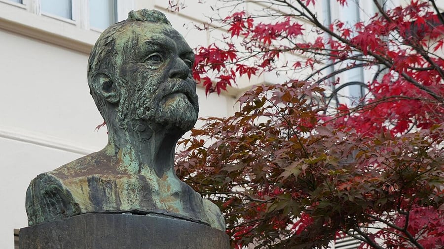 <div class="paragraphs"><p>A bust of Alfred Nobel outside the Norwegian Nobel Institute, where the laureate of the Nobel Peace Prize is announced on Friday, in Oslo, Norway.</p></div>