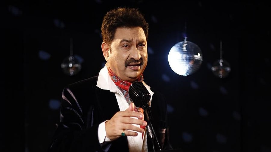 <div class="paragraphs"><p>Singer Kumar Sanu</p></div>