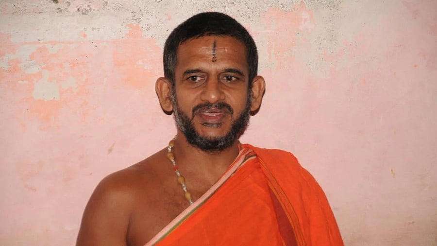 Pejawar seer Vishwaprasanna Theertha Swami.