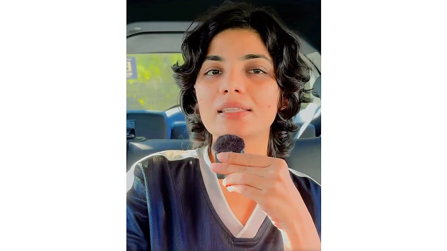 <div class="paragraphs"><p>Singer Neha Singh Rathore</p></div>
