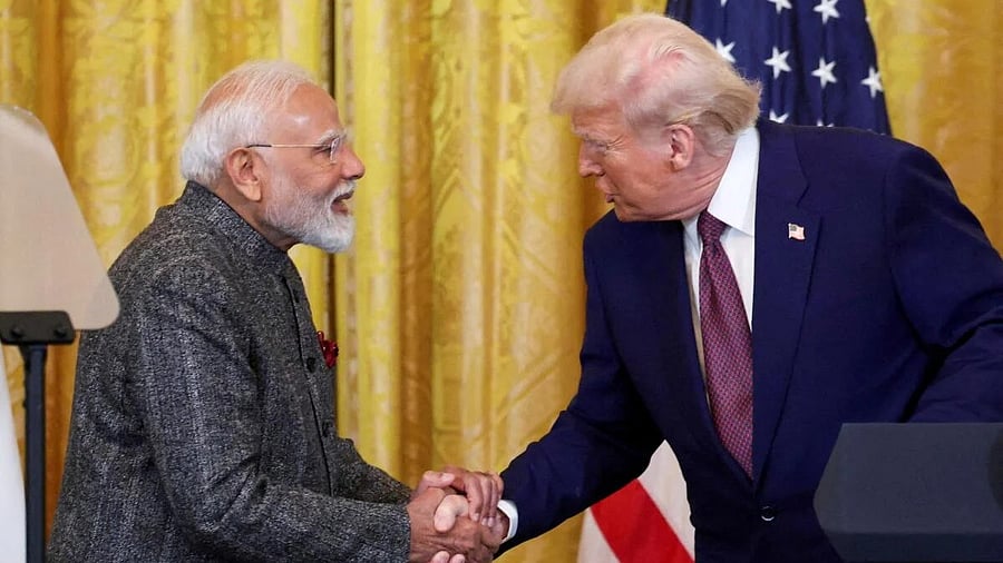 <div class="paragraphs"><p>US President Donald Trump and Indian Prime Minister Narendra Modi shake hands.</p></div>
