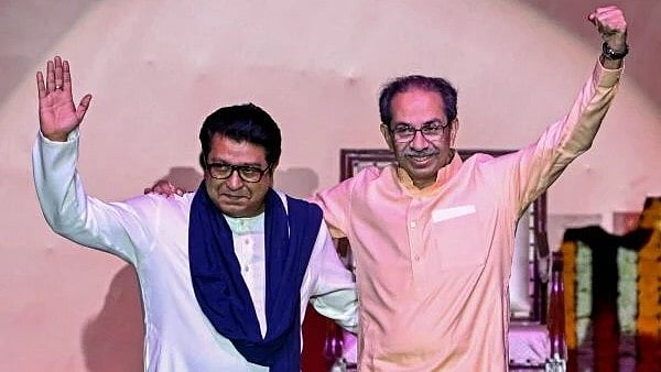 <div class="paragraphs"><p>Shiv Sena (UBT) chief Uddhav Thackeray (R) and  Maharashtra Navnirman Sena (MNS) president Raj Thackeray.</p></div>