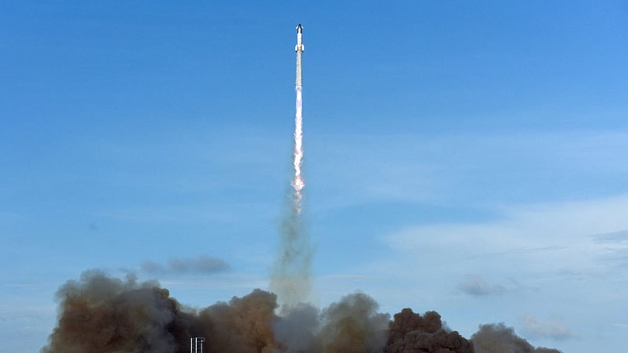 <div class="paragraphs"><p>A SpaceX Super Heavy booster carrying the Starship spacecraft lifts off on its 10th test flight at the company's launch pad in Starbase, Texas, US.</p></div>