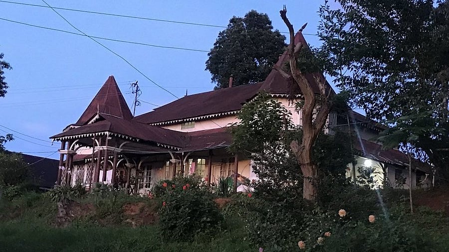 <div class="paragraphs"><p>Manipur Rajbari in Shillong before demolition. </p></div>