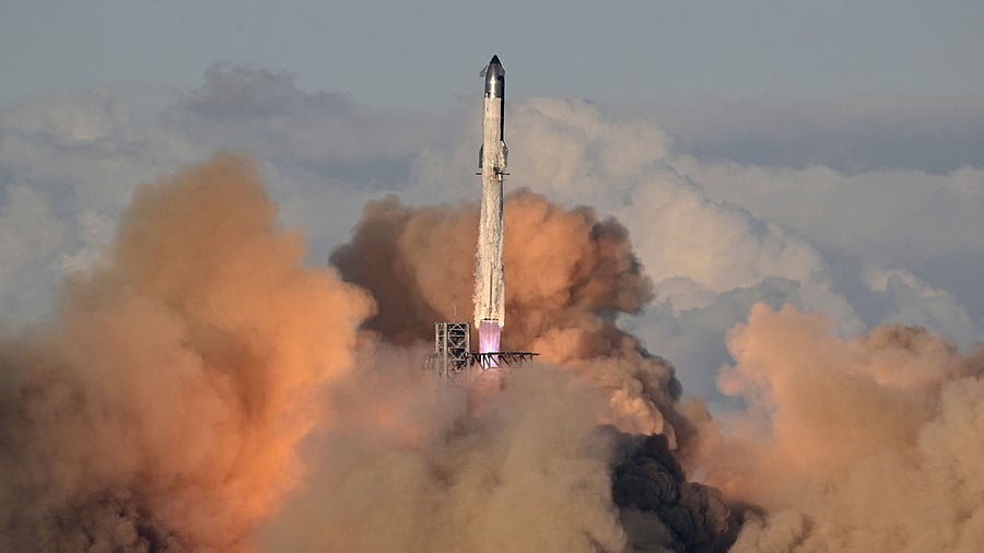 <div class="paragraphs"><p>A SpaceX Super Heavy booster carrying the Starship spacecraft lifts off on its 11th test flight.</p></div>