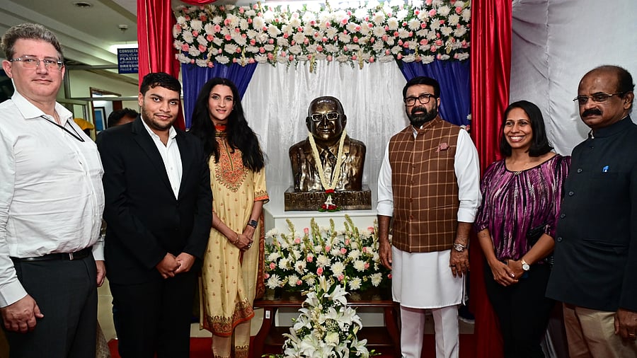 <div class="paragraphs"><p>A statue of Dr Thomas Chandy was unveiled inside the hospital to honour his memory. </p></div>