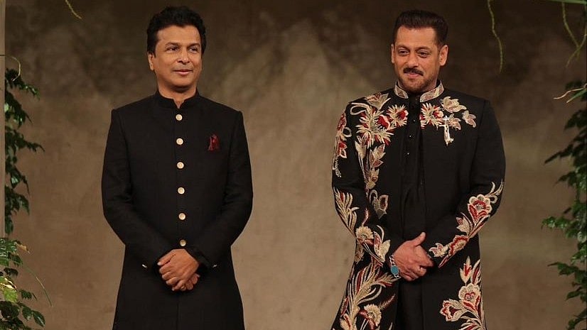 <div class="paragraphs"><p>Designer Vikram Phadnis with Salman Khan.</p></div>