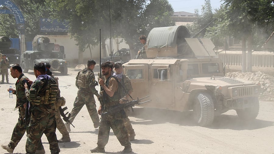 <div class="paragraphs"><p>Pak security forces clash with Afghan Taliban on border in Khyber Pakhtunkhwa</p></div>