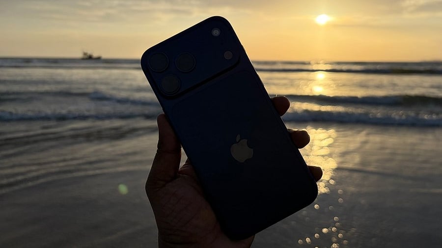 <div class="paragraphs"><p>Apple iPhone 17 Pro Max.</p></div>