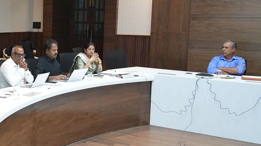 <div class="paragraphs"><p>Maheshwar Rao in a review meeting with Chief Engineers.</p></div>