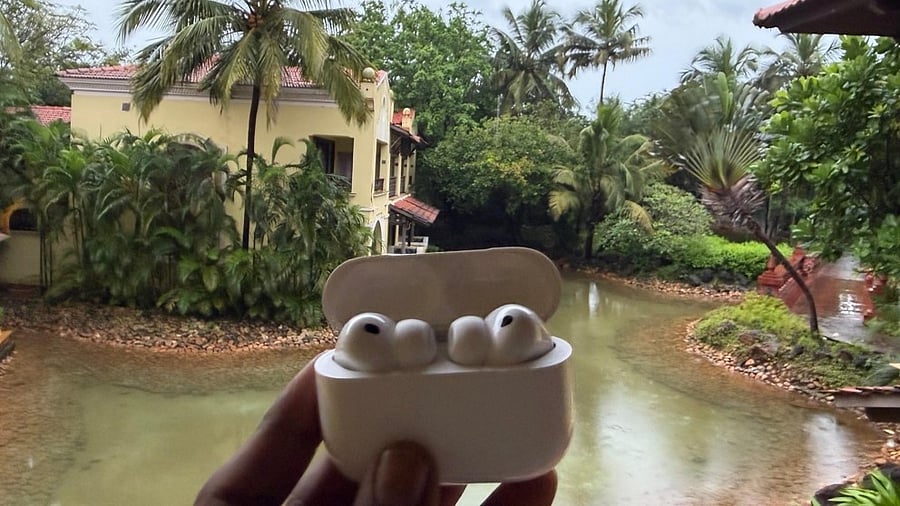 <div class="paragraphs"><p>Apple AirPods Pro 3.</p></div>