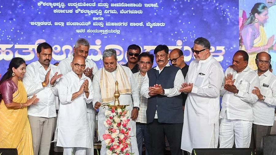 <div class="paragraphs"><p>Chief Minister Siddaramaiah launches&nbsp;Mysuru division-level mega job mela organised by&nbsp;the Department of&nbsp;Skill&nbsp;Development&nbsp;Entrepreneurship and Livelihood (SDEL) on Maharaja's College Grounds, in Mysuru, on Friday. </p></div>