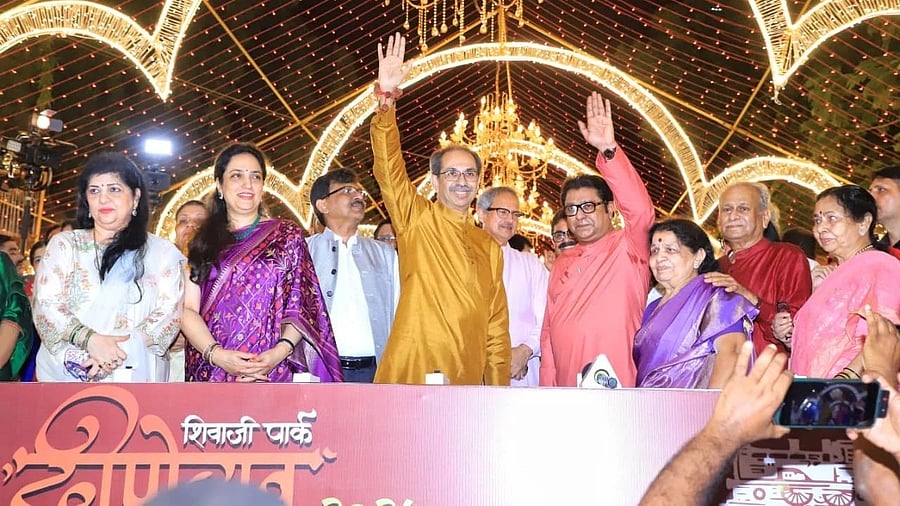 <div class="paragraphs"><p>Shiv Sena (UBT) chief and former chief minister Uddhav Thackeray and MNS founder-president Raj Thackeray and their families and close aides&nbsp;were seen together.</p></div>