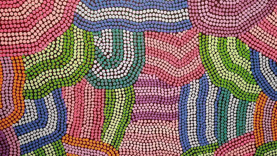 <div class="paragraphs"><p>A traditional dot painting. </p></div>