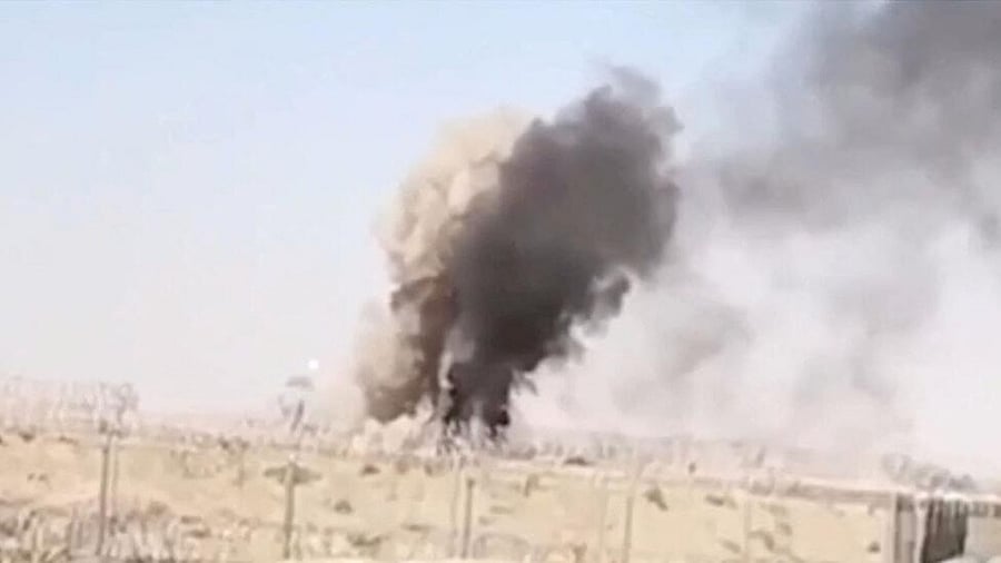 <div class="paragraphs"><p>Pakistan army releases video it says showing its strike on Afghan Taliban border post</p></div>