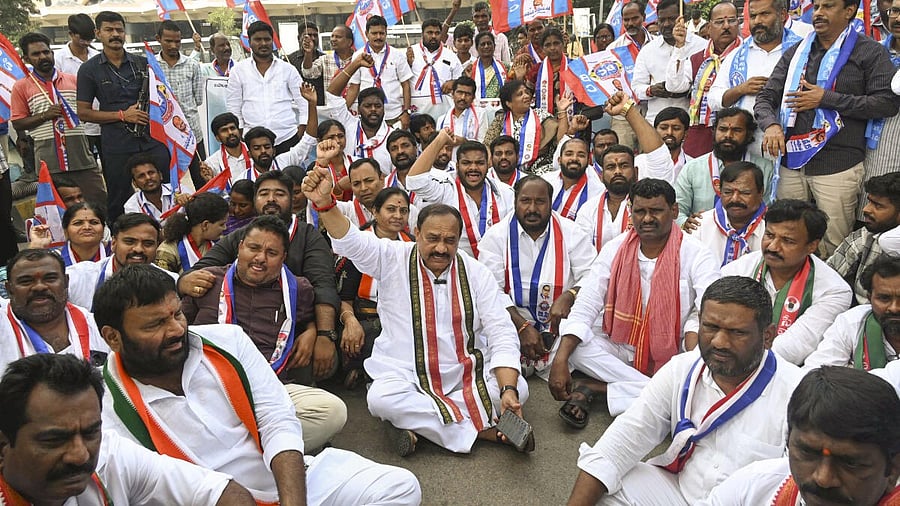 <div class="paragraphs"><p>Congress leader Bomma Mahesh Kumar Goud and other leaders at a demonstration during a statewide 'bandh' called by Backward Classes (BC) Joint Action Committee (JAC) to protest against the Telangana High Court's stay order on the 42 per cent quota to BCs in local body polls, in Hyderabad, Saturday, Oct. 18, 2025.</p></div>