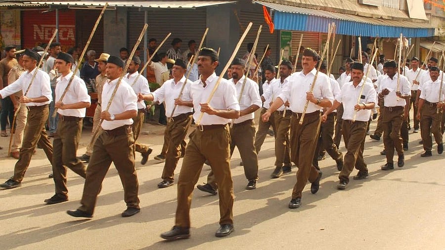 <div class="paragraphs"><p>A representative image of RSS voulnteers. </p></div>
