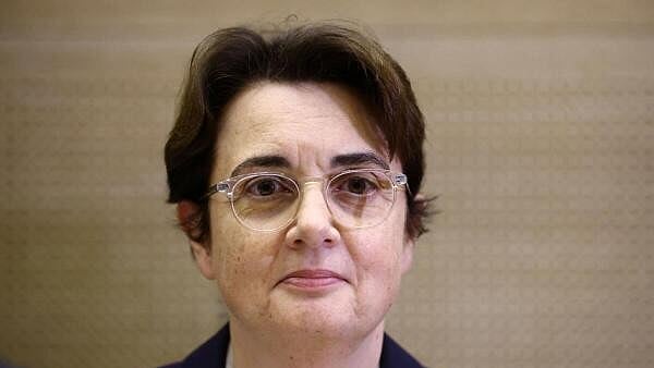 <div class="paragraphs"><p>Louvre director Laurence des Cars.</p></div>