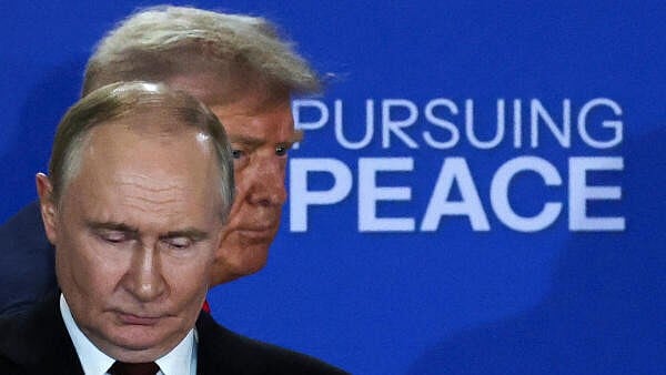 <div class="paragraphs"><p>US President Donald Trump with Russian President Putin </p></div>