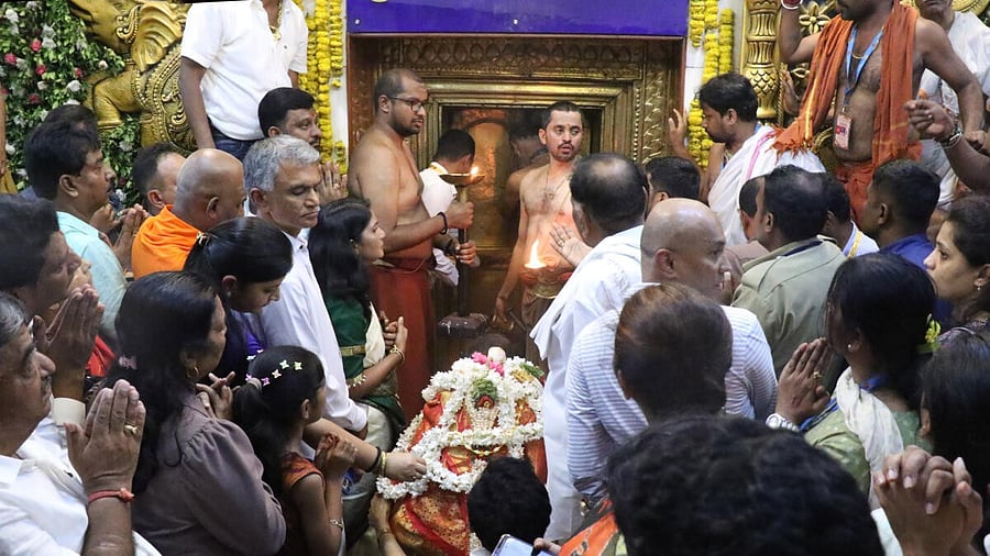 <div class="paragraphs"><p>The doors of the sanctum sanctorum were closed after conducting pujas and lighting of the 'Nanda Deepa' by the priests.</p></div>