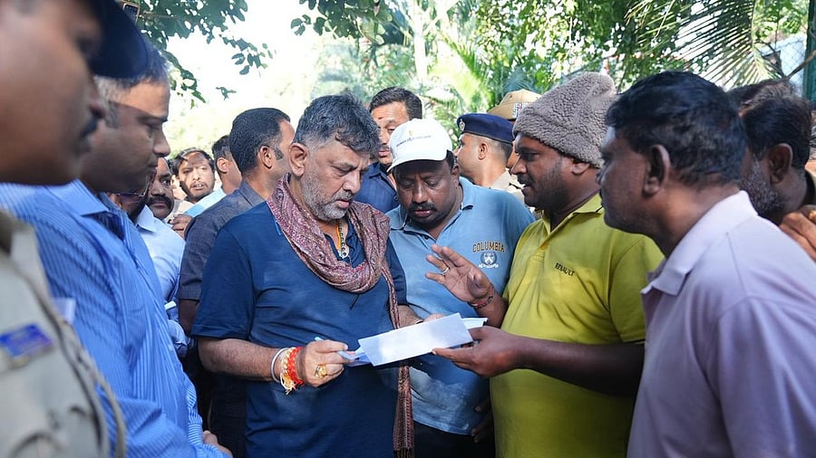 <div class="paragraphs"><p>DK Shivakumar hearing public grievances as part of his 'Bengaluru Nadige’ programme at Gandhi park on Saturday.</p></div>