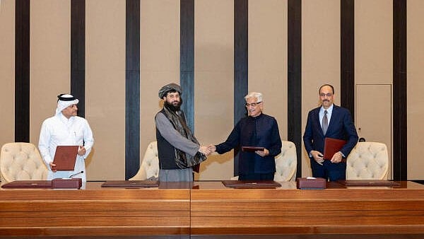 <div class="paragraphs"><p>Defence ministers from Afghanistan and Pakistan during first round of talks in Doha on October 19.</p></div>