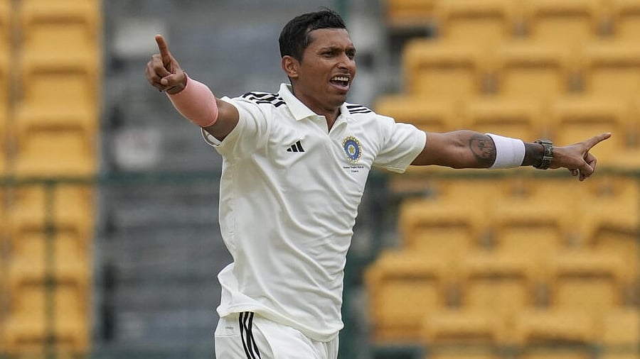 <div class="paragraphs"><p>India's Navdeep Saini</p></div>