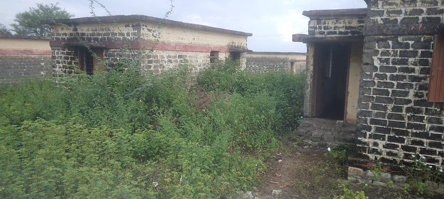 <div class="paragraphs"><p>Dilapidated houses built for flood victims in Mandarwad village of Jewargi taluk. </p></div>