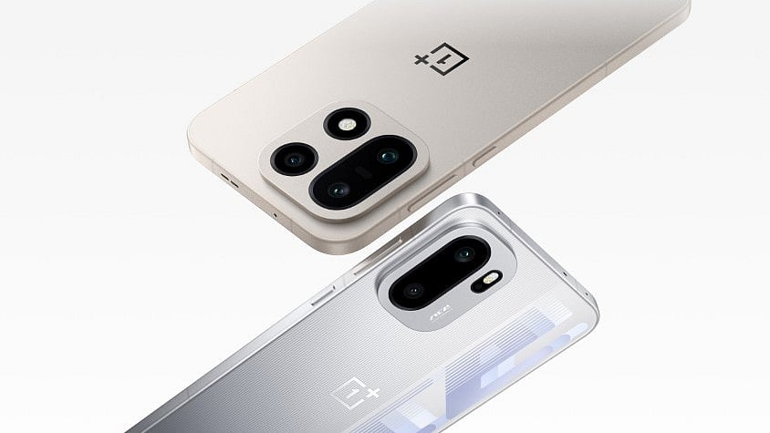 <div class="paragraphs"><p>OnePlus 15 (top) and OnePlus Ace 6 (below).</p></div>