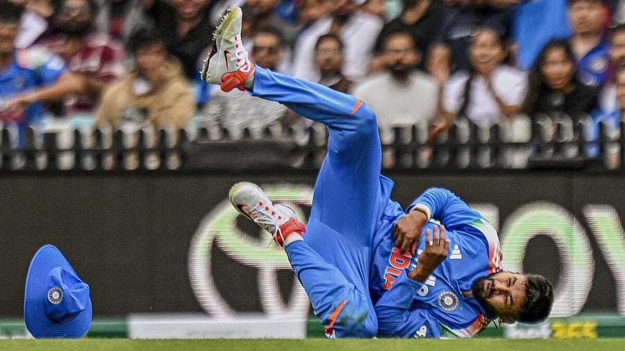 <div class="paragraphs"><p>Shreyas Iyer grimaces in pain after sustaining an injury while taking the catch of Alex Carey during the third ODI at Sydney. </p></div>
