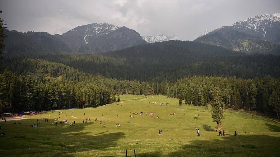 <div class="paragraphs"><p>The project envisages a 1.4-km-long ropeway linking Yatri Niwas in Pahalgam to the Baisaran meadow in Jammu and Kashmir.</p></div>