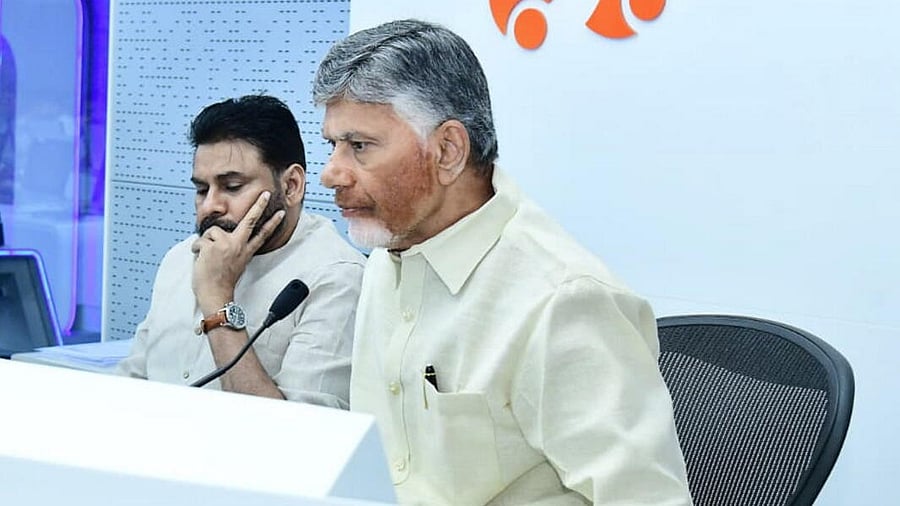 <div class="paragraphs"><p>Andhra Pradesh Chief Minister N. Chandrababu Naidu reviewed the Montha cyclone from the RTG Center in the Secretariat..</p></div>