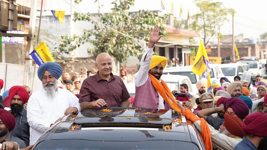 <div class="paragraphs"><p>AAP leader&nbsp;Manish Sisodia and Punjab Chief Minister Bhagwant Mann campaigning for Harmeet Singh Sandhu, party candidate for the Taran Taran Assembly seat bypoll.</p><p></p><p></p><p></p></div>