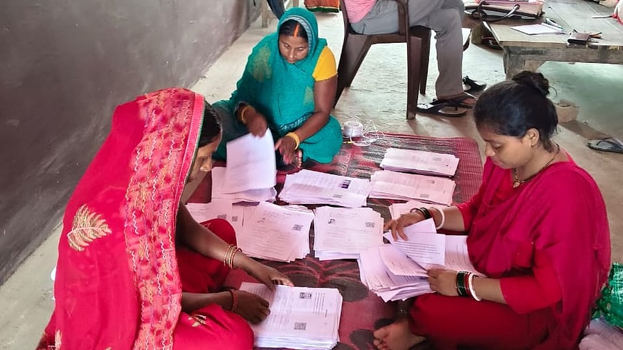 <div class="paragraphs"><p>Representative image of BLO's going door-to-door to help voters fill out enumeration forms as part of SIR. </p></div>