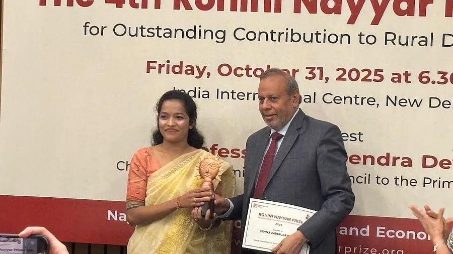 <div class="paragraphs"><p>(L-R) Vidhya Parshuramkar and Prof S Mahadev</p></div>