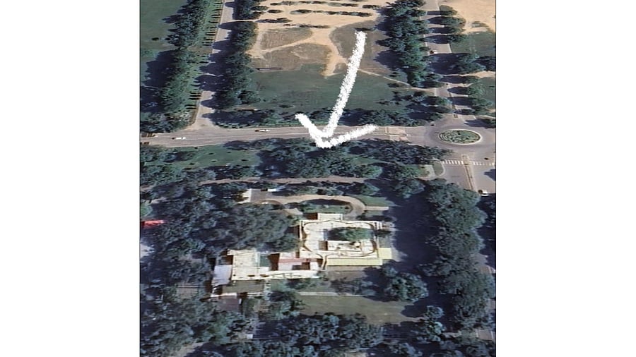 <div class="paragraphs"><p>BJP shared a satellite image of a mansion in Chandigarh, calling it 'Sheeshmahal 2.0'.</p></div>