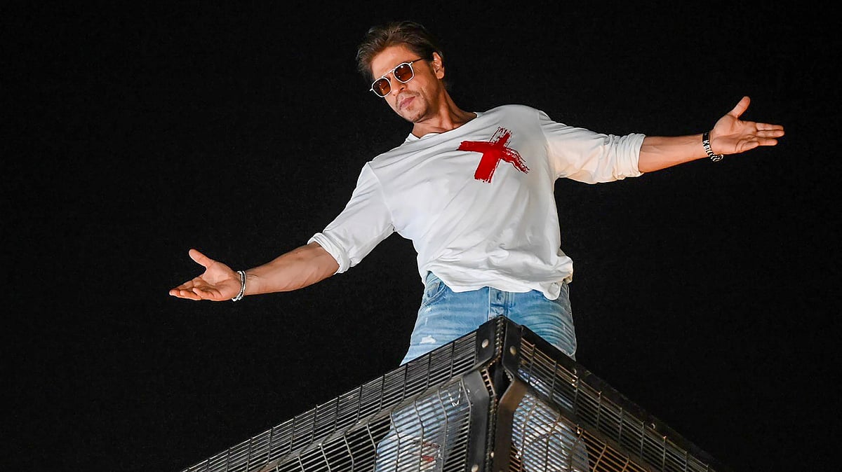 Shah Rukh Khan Birthday: SRK Misses Mannat Balcony Appearance