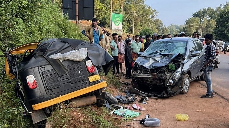 <div class="paragraphs"><p>Both auto rickshaw and car have been damaged in an accident at Parpunja in Puttur taluk. </p></div>