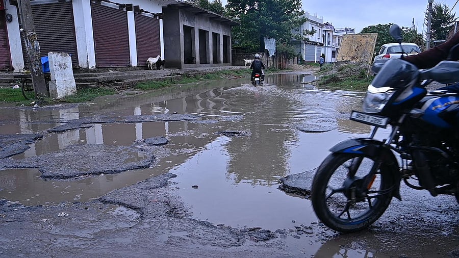 <div class="paragraphs"><p>Cities like Muzaffarpur, Motihari, Bettiah, Gopalganj, and Siwan are grappling with an acute civic crisis of cleanliness and urban mess.</p><p></p></div>