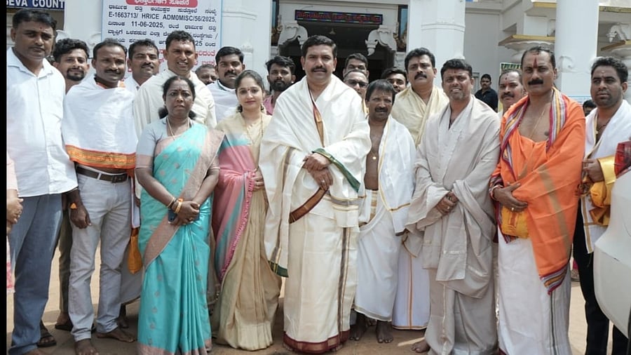 <div class="paragraphs"><p>BJP State President B Y Vijayendra visited Kukke Subrahmanya Temple in Dakshina Kannada on Sunday.</p></div>