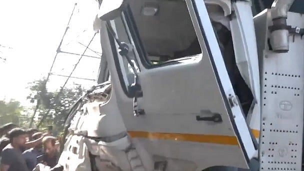 <div class="paragraphs"><p>14 were killed when a speeding dumper truck rammed into several vehicles in Jaipur.</p></div>