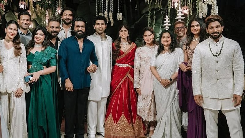 <div class="paragraphs"><p>Allu Sirish and Nayanika pose with family during their engagement. </p></div>