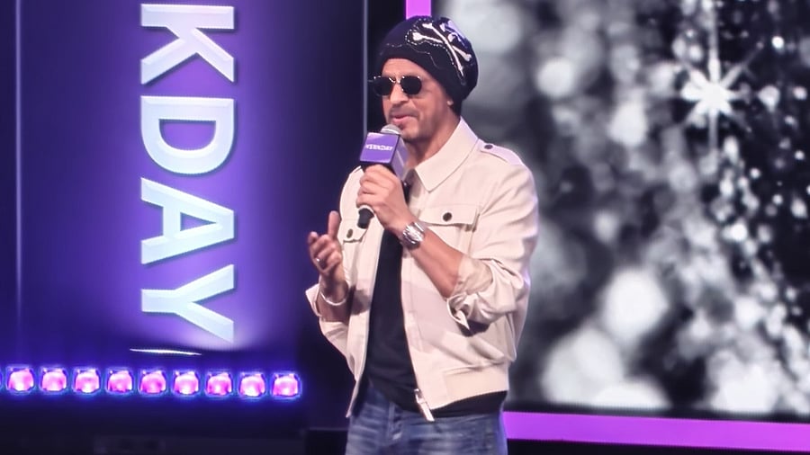 <div class="paragraphs"><p>Shah Rukh Khan speaks with his fans during SRK Day in Mumbai.</p></div>