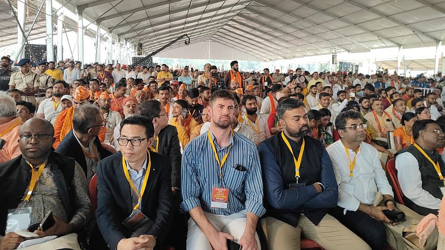 <div class="paragraphs"><p>Diplomats from 7 countries visit Bihar to observe BJP's poll campaign; witness PM Modi's rally</p></div>