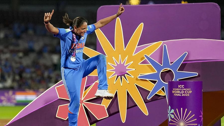 <div class="paragraphs"><p>Harmanpreet Kaur does a 'bhangra' celebration during presentation ceremony.</p></div>