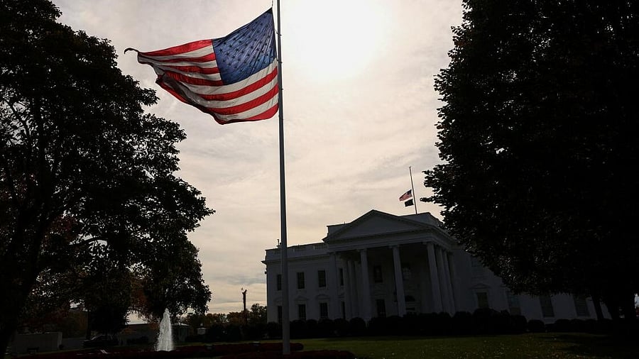 <div class="paragraphs"><p>White House.</p></div>