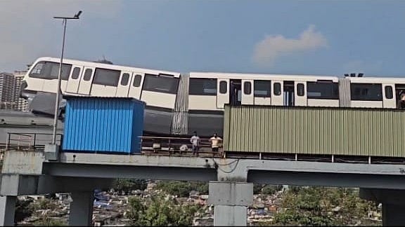 <div class="paragraphs"><p>Mumbai monorail tilts near Wadala</p></div>