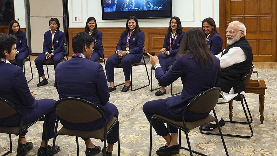 <div class="paragraphs"><p>PM Modi meets Women's World Cup champions</p><p></p></div>